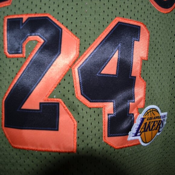 KOBE BRYANT HARDWOOD CLASSIC LAKERS GREEN JERSEY- Brand New- LARGE$85 - Picture 7 of 15